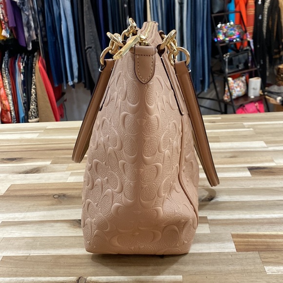 All leather Coach tote with signature embossed in leather - Picture 3 of 4